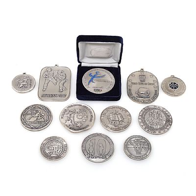 Πρεσαριστά επάργυρα μετάλλια