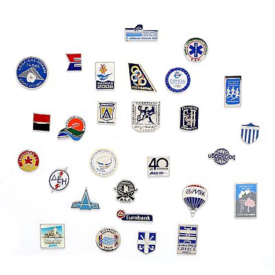 Σήματα πέτου λουστραρισμένη επιφάνεια μετάλλου και σμάλτου