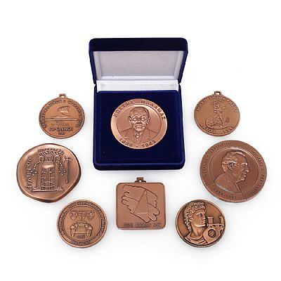 Πρεσαριστά χάλκινα μετάλλια