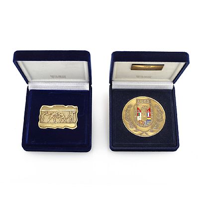 Πρεσαριστά ορειχάλκινα μετάλλια