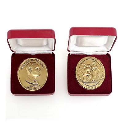 Πρεσαριστά ορειχάλκινα μετάλλια