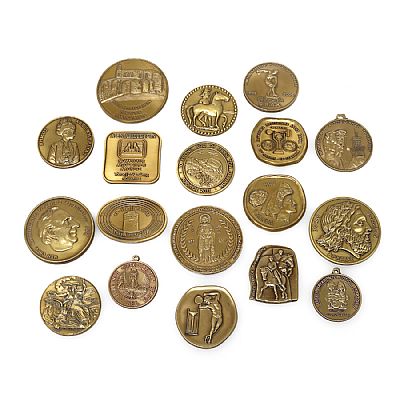 Πρεσαριστά ορειχάλκινα μετάλλια